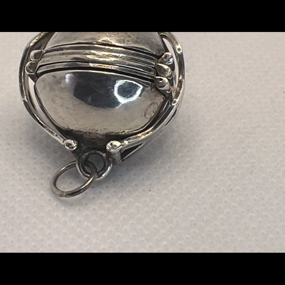 Beautiful locket - Picture 4 of 7